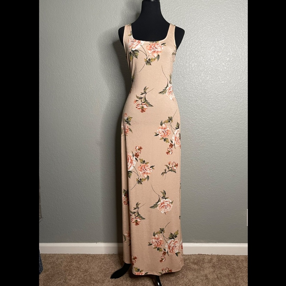 CREAM FLORAL FIT MAXI DRESS